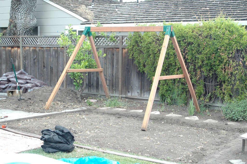 swingset install @ fiveinthehive.com