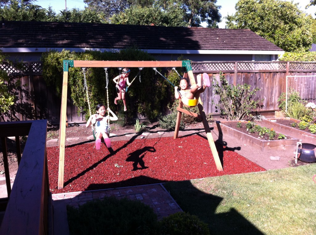 swingset install @ fiveinthehive.com